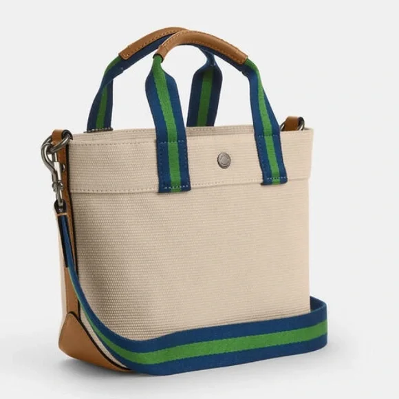 💙 Coach NWT Tan Canvas Tote Bag 20 With Coach Graphic and Wide Crossbody Strap - Picture 2 of 10